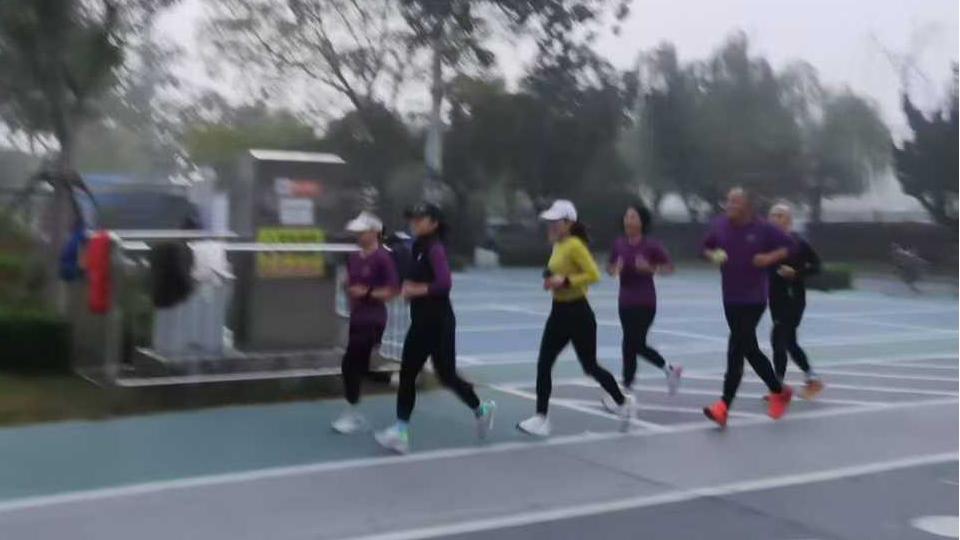 滕州晨跑队2.jpg