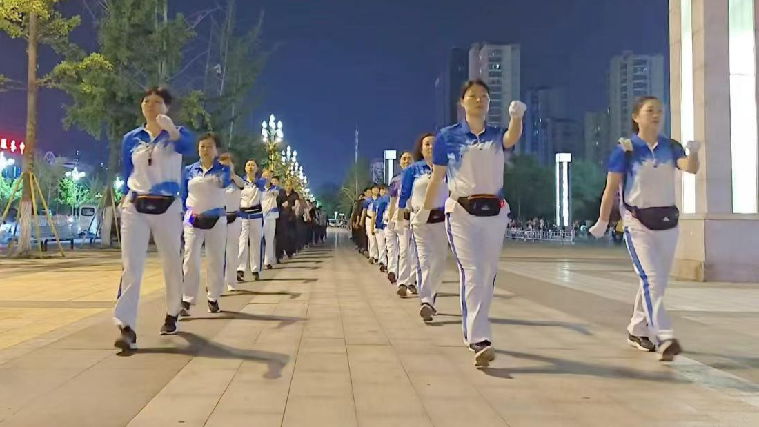 滕州市市民公园健身俱乐部3.jpg