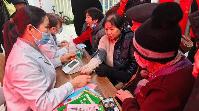 2025年12月23日赐宴街暖冬义诊活动 (6)_副本.jpg