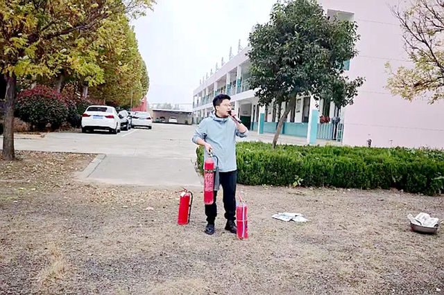 I2ZmZmZmZg_750_0_0_0_q80.webp (3).jpg