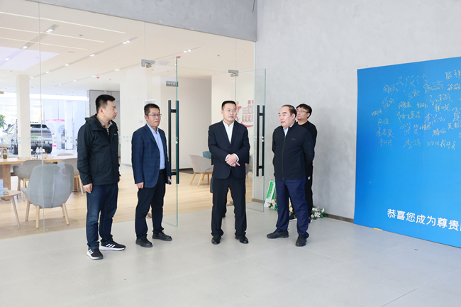 庞传军督导重点项目建设走访调研商贸企业(图4)