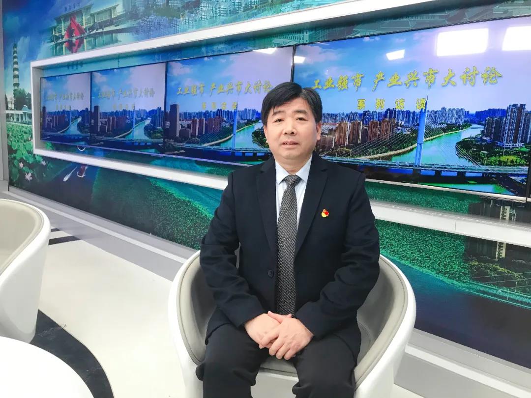 马兆鹏.jpg