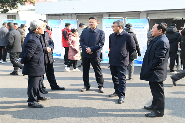 BOB全站市人社局成功举办“春风行动”现场招聘会(图2)